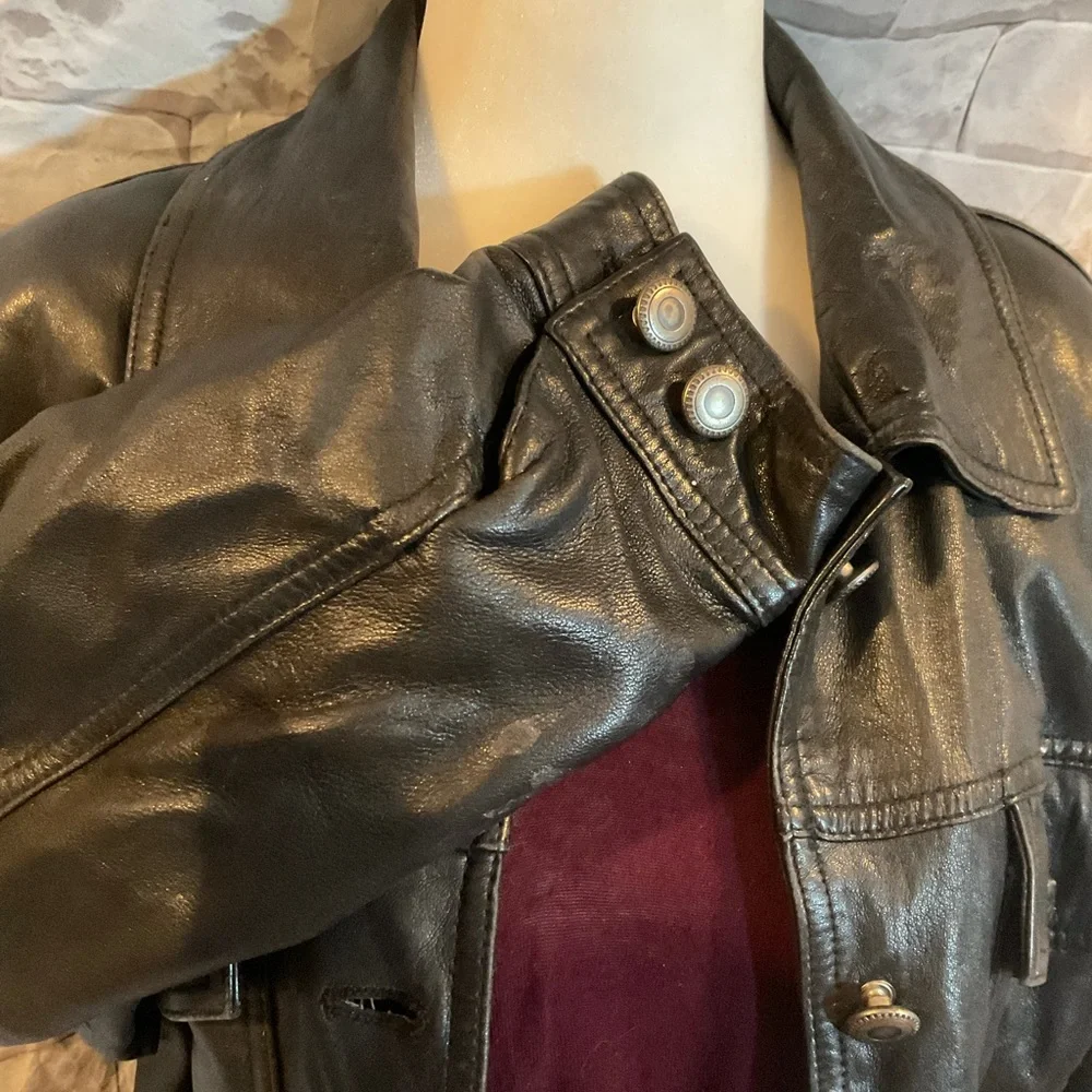 “DANIER” 100% Black Leather Fitted Button Up Jacket. - Picture 7 of 16